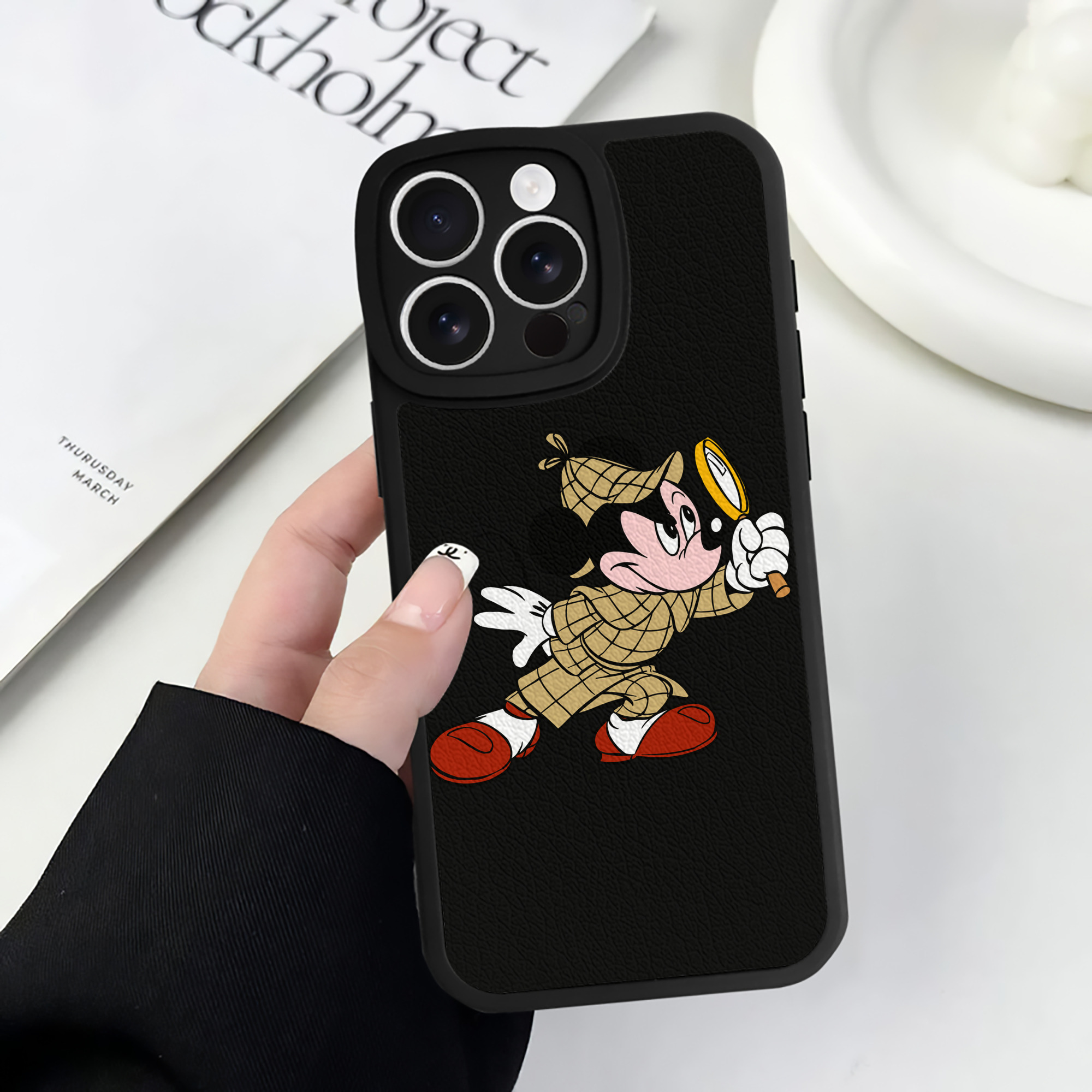 （画像用） ミッキーマウス Mickey Mouse 【iPhone 16シリーズ対応】シリコンスマホケース（レザー調） 材質：シリコン